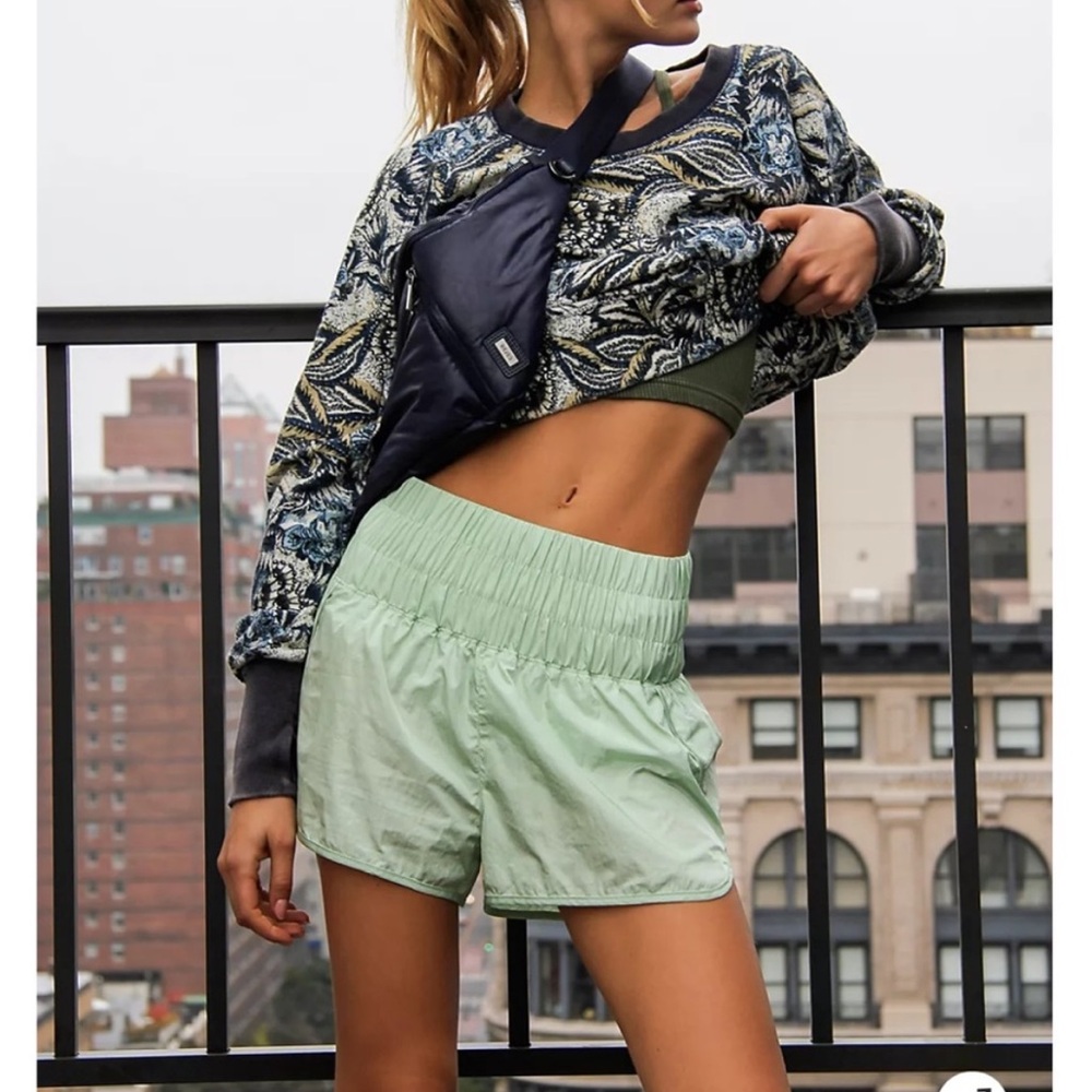 Light / Mint green Free People Movement Way Home shorts XL